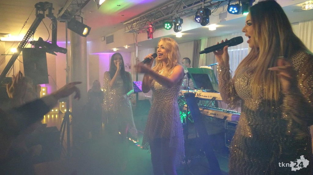 Opoczyńska studniówka w Końskich z zespołem Top Girls! [wideo, zdjęcia]