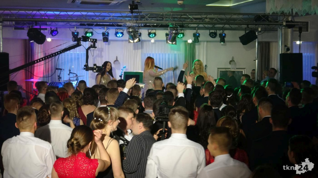 Opoczyńska studniówka w Końskich z zespołem Top Girls! [wideo, zdjęcia]