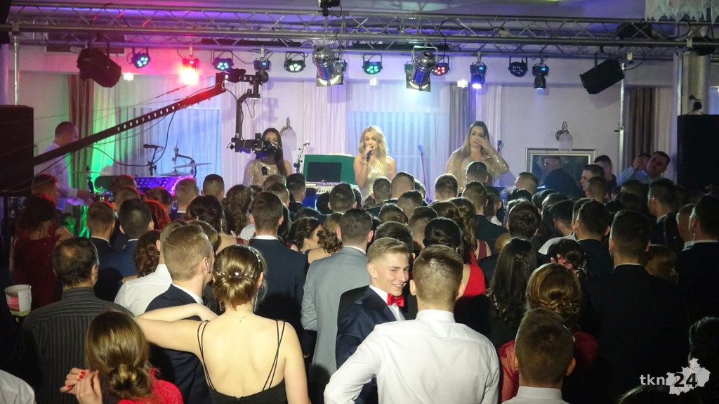 Opoczyńska studniówka w Końskich z zespołem Top Girls! [wideo, zdjęcia]