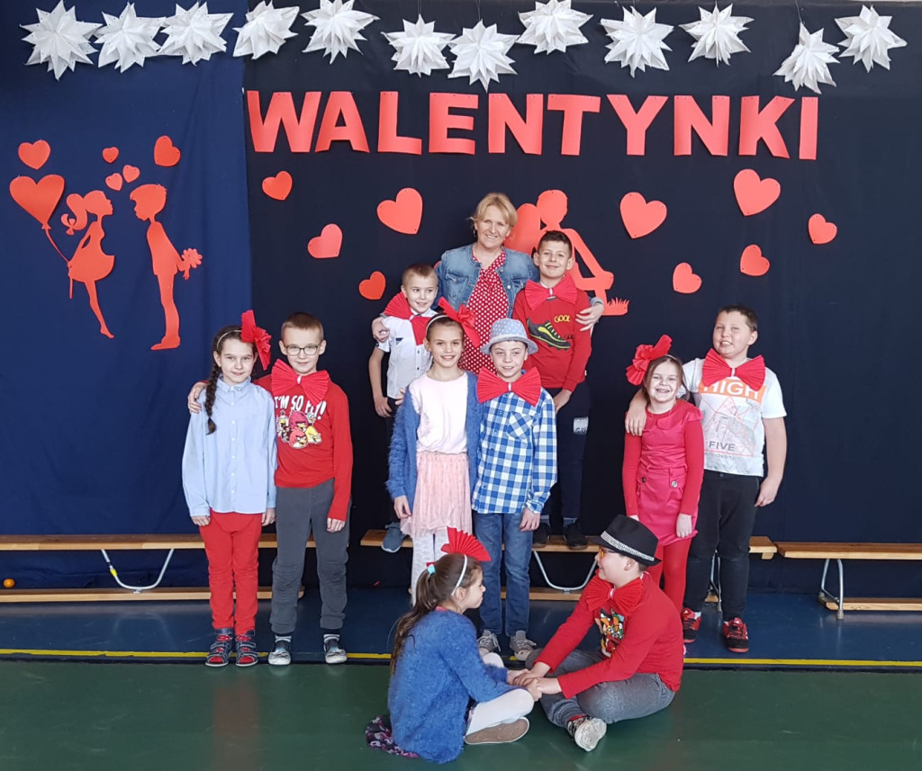 Uczniowie świętowali Walentynki [zdjęcia]