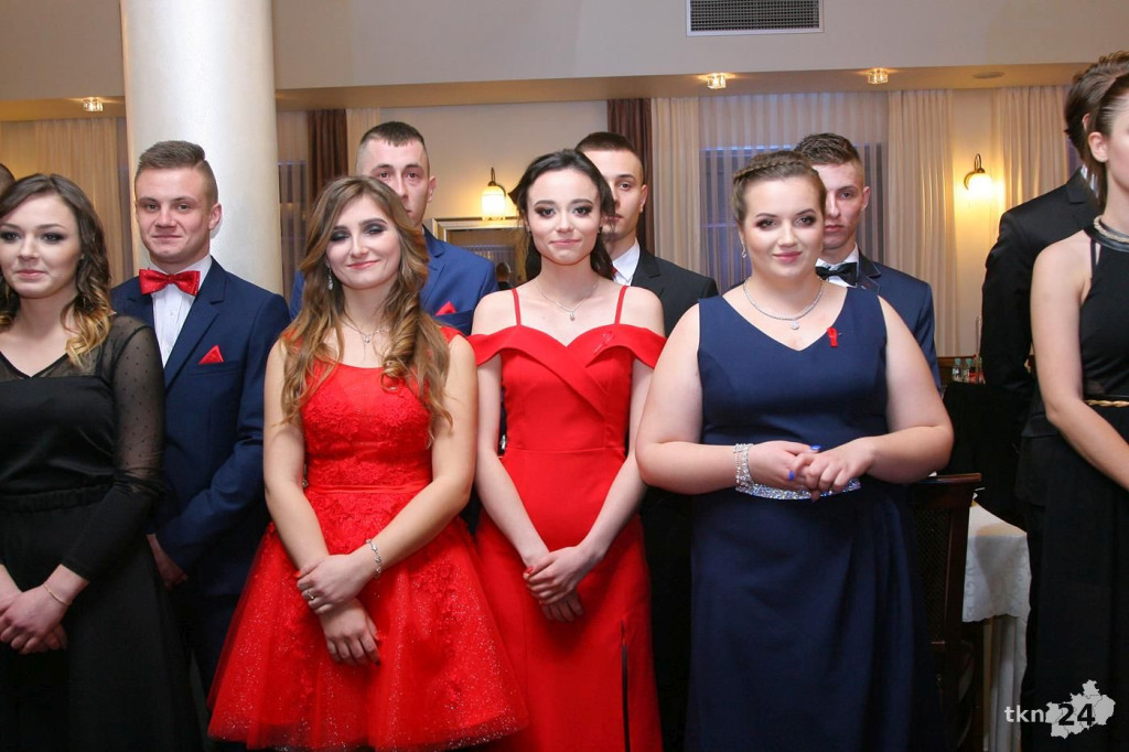 Relacja wideo: Studniówka ZSP 1 Końskie z koncertem grupy DEJW