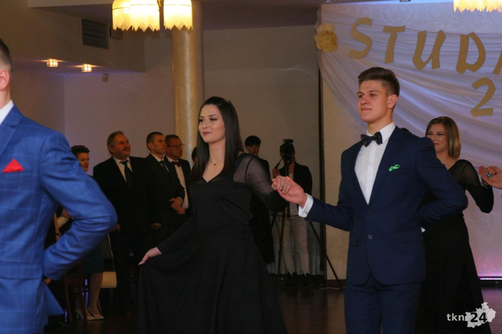 Relacja wideo: Studniówka ZSP 1 Końskie z koncertem grupy DEJW