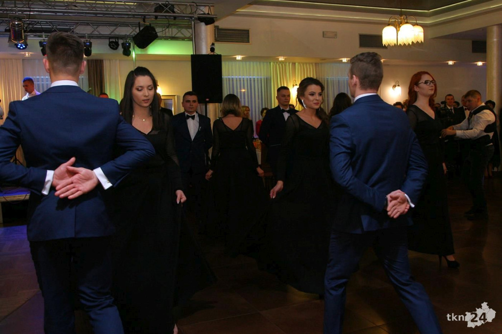 Relacja wideo: Studniówka ZSP 1 Końskie z koncertem grupy DEJW