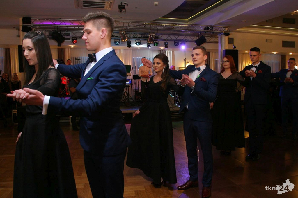 Relacja wideo: Studniówka ZSP 1 Końskie z koncertem grupy DEJW