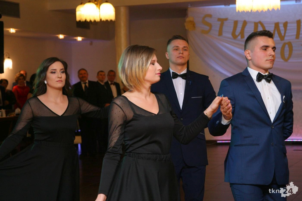 Relacja wideo: Studniówka ZSP 1 Końskie z koncertem grupy DEJW