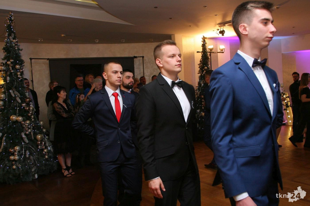 Relacja wideo: Studniówka ZSP 1 Końskie z koncertem grupy DEJW