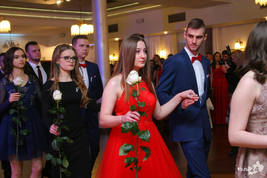 Relacja wideo: Studniówka ZSP 1 Końskie z koncertem grupy DEJW