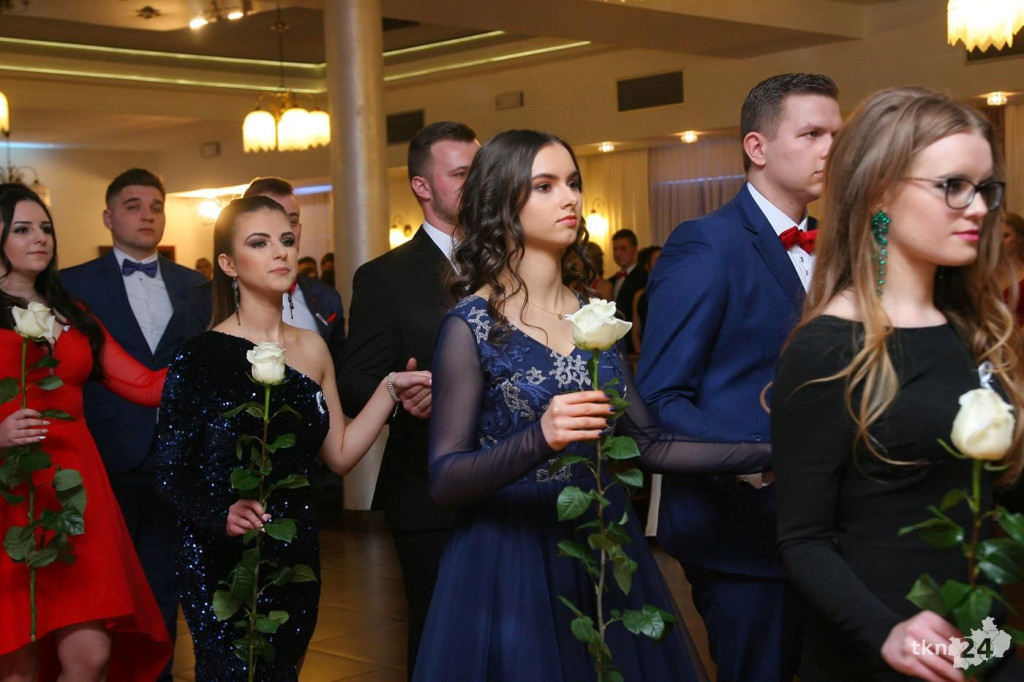 Relacja wideo: Studniówka ZSP 1 Końskie z koncertem grupy DEJW