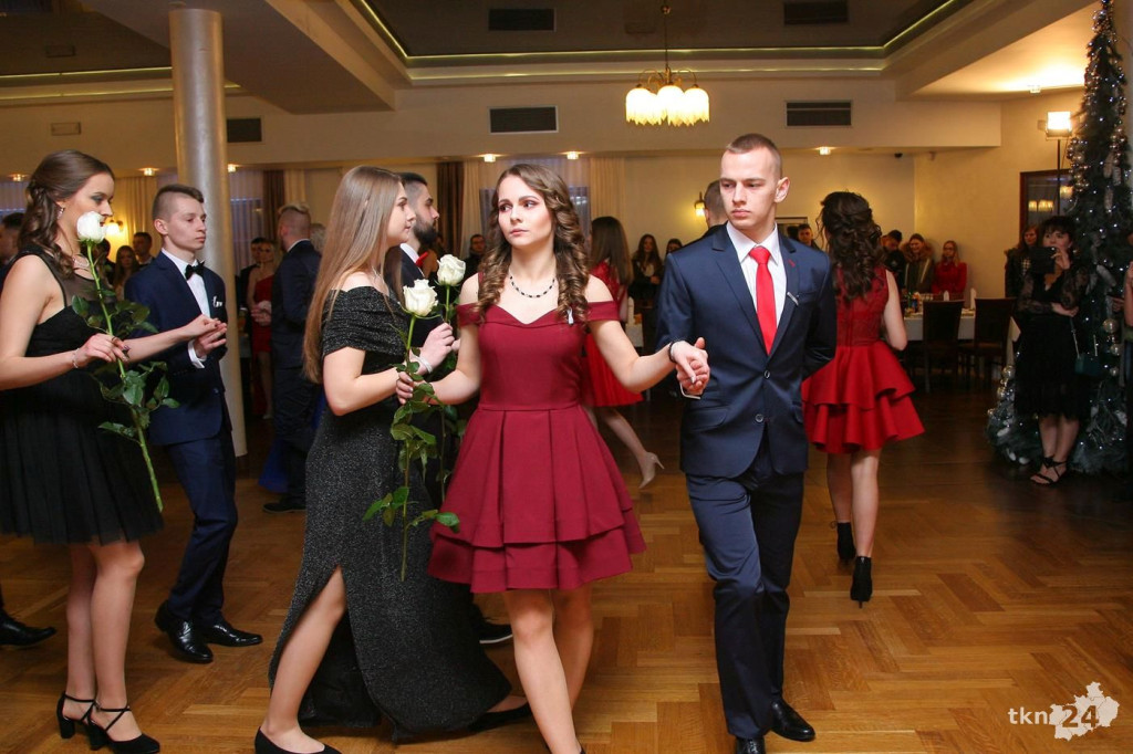 Relacja wideo: Studniówka ZSP 1 Końskie z koncertem grupy DEJW