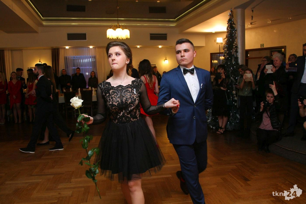 Relacja wideo: Studniówka ZSP 1 Końskie z koncertem grupy DEJW