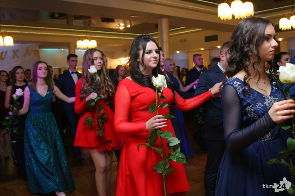 Relacja wideo: Studniówka ZSP 1 Końskie z koncertem grupy DEJW