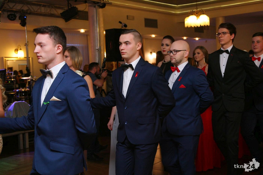Relacja wideo: Studniówka ZSP 1 Końskie z koncertem grupy DEJW
