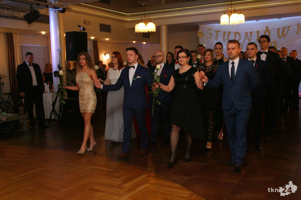 Relacja wideo: Studniówka ZSP 1 Końskie z koncertem grupy DEJW