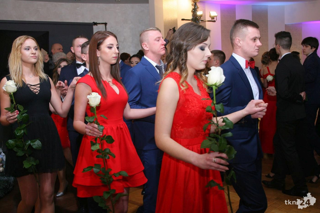 Relacja wideo: Studniówka ZSP 1 Końskie z koncertem grupy DEJW