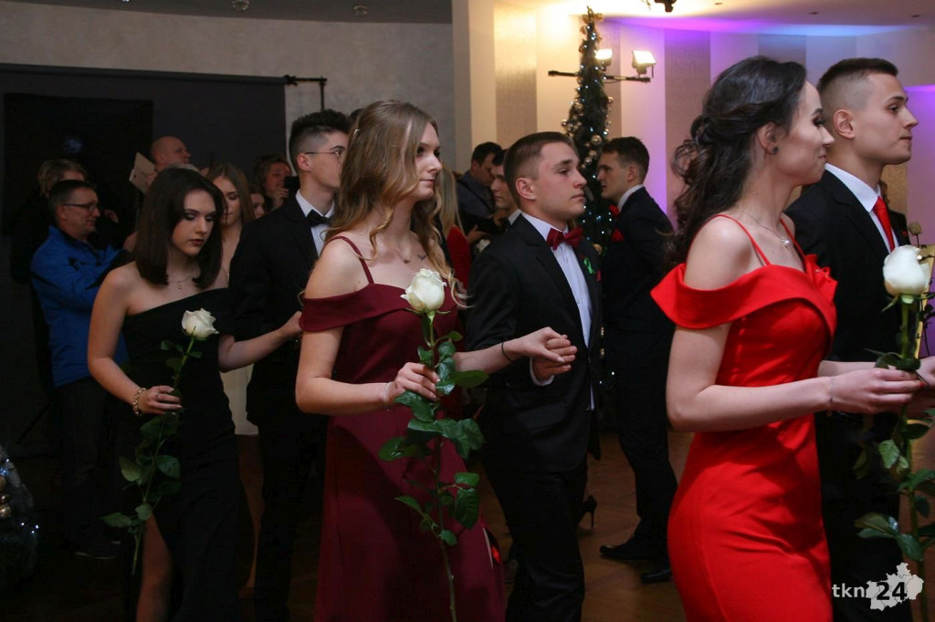 Relacja wideo: Studniówka ZSP 1 Końskie z koncertem grupy DEJW