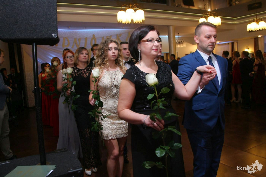 Relacja wideo: Studniówka ZSP 1 Końskie z koncertem grupy DEJW