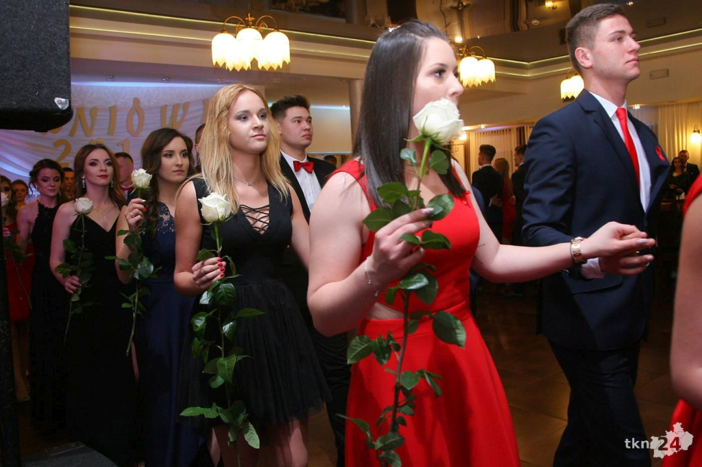 Relacja wideo: Studniówka ZSP 1 Końskie z koncertem grupy DEJW