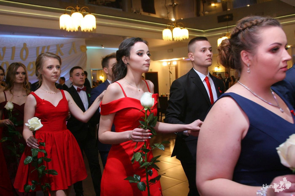 Relacja wideo: Studniówka ZSP 1 Końskie z koncertem grupy DEJW
