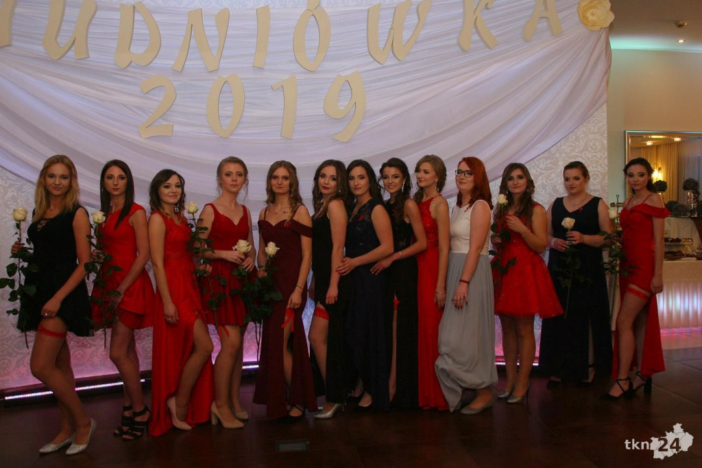 Relacja wideo: Studniówka ZSP 1 Końskie z koncertem grupy DEJW