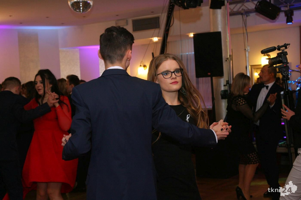 Relacja wideo: Studniówka ZSP 1 Końskie z koncertem grupy DEJW