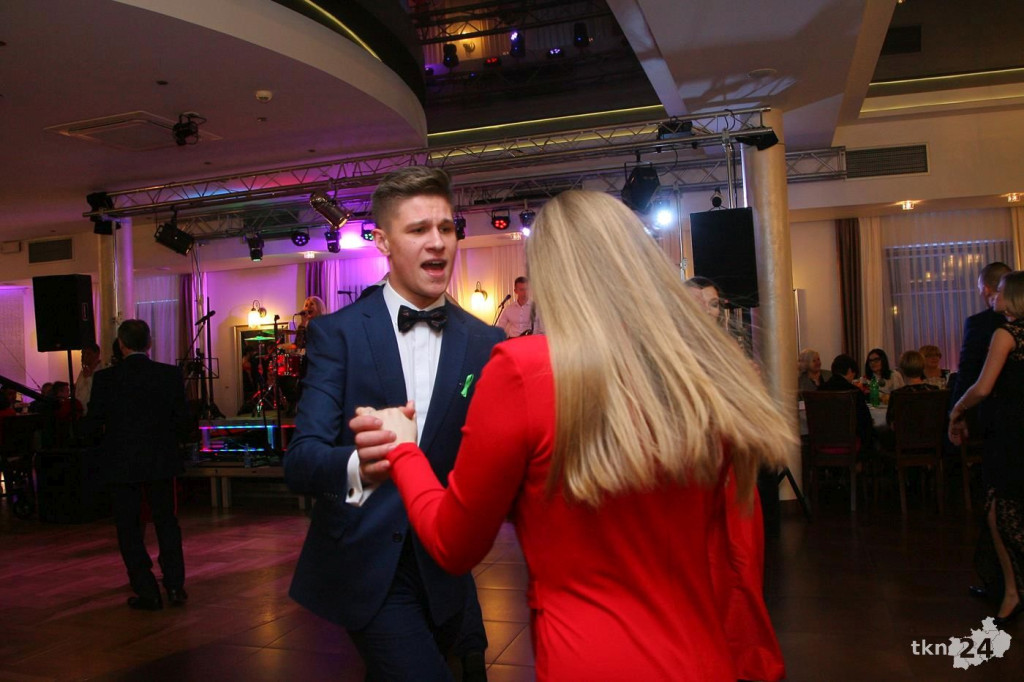 Relacja wideo: Studniówka ZSP 1 Końskie z koncertem grupy DEJW