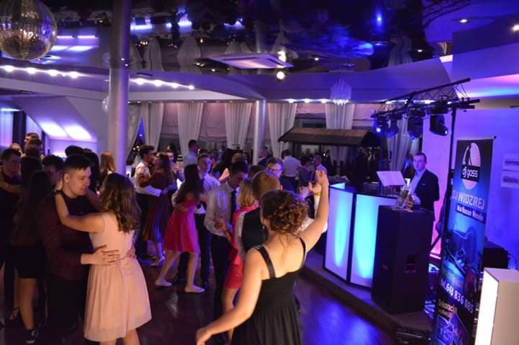 Bawili się bez alkoholu. Bal zorganizowany przez parafię Chrystusa Odkupiciela [zdjęcia]