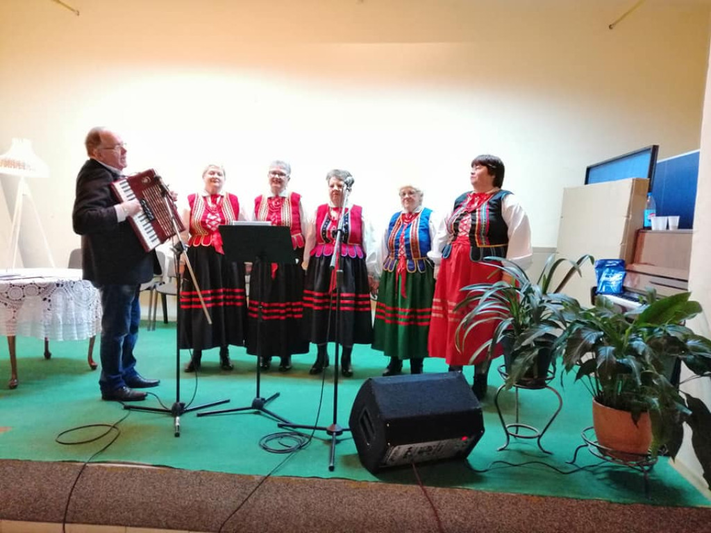 Artystyczny i ze słodką nutą Dzień Kobiet [zdjęcia, wideo]