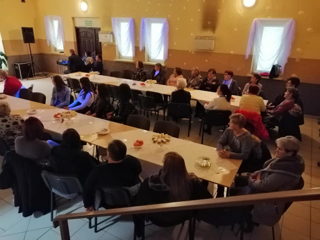 Artystyczny i ze słodką nutą Dzień Kobiet [zdjęcia, wideo]
