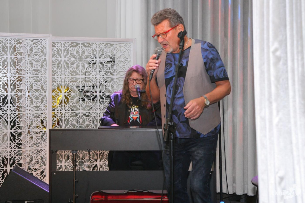 Znakomici Skaldowie dali koncert na Dzień Kobiet w Końskich! [wideo, zdjęcia]