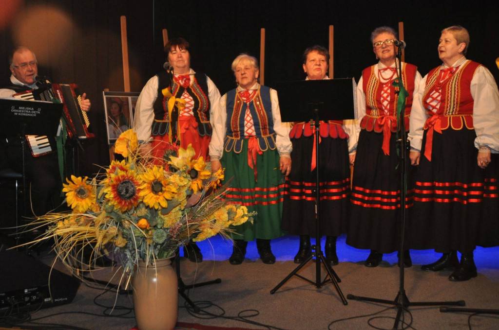 Uczta z folklorem o kobietach i dla kobiet [wideo, zdjęcia]