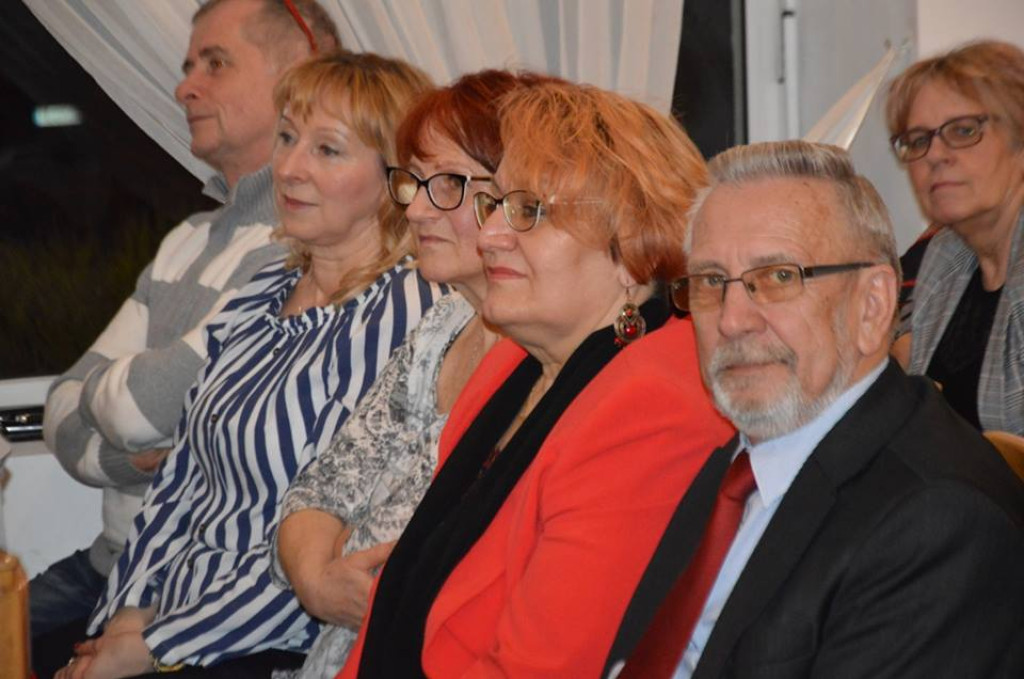 Dzień Kobiet z Piotrem Resteckim i wystawą obrazów [wideo,zdjęcia]