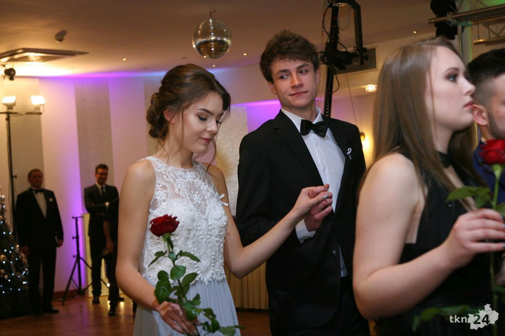 Studniówki 2019 już za nami. Przeżyjmy to jeszcze raz! [wideo, zdjęcia]
