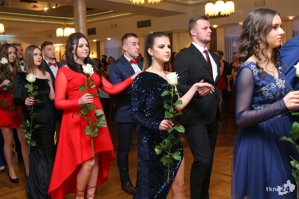 Studniówki 2019 już za nami. Przeżyjmy to jeszcze raz! [wideo, zdjęcia]