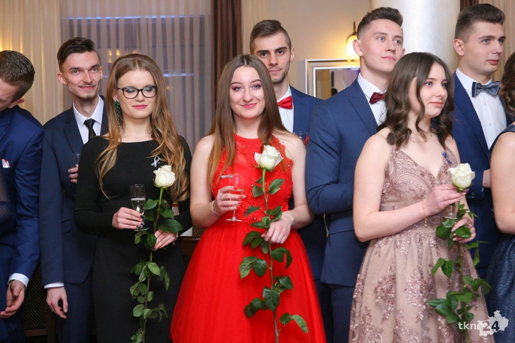 Studniówki 2019 już za nami. Przeżyjmy to jeszcze raz! [wideo, zdjęcia]