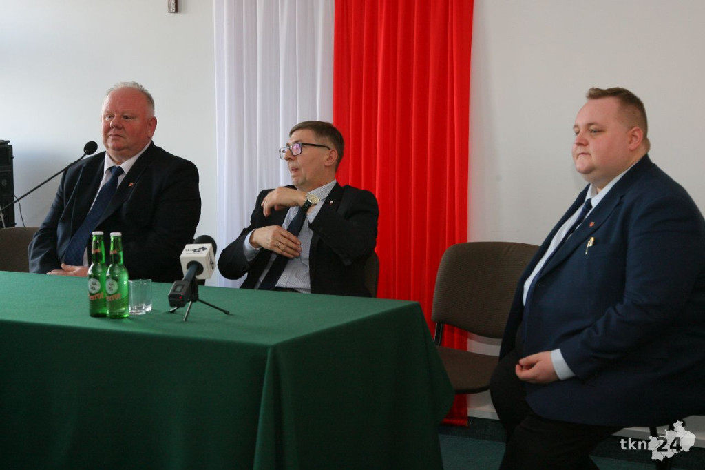 Władze powiatu doceniły najlepszych uczniów [wideo, zdjęcia]