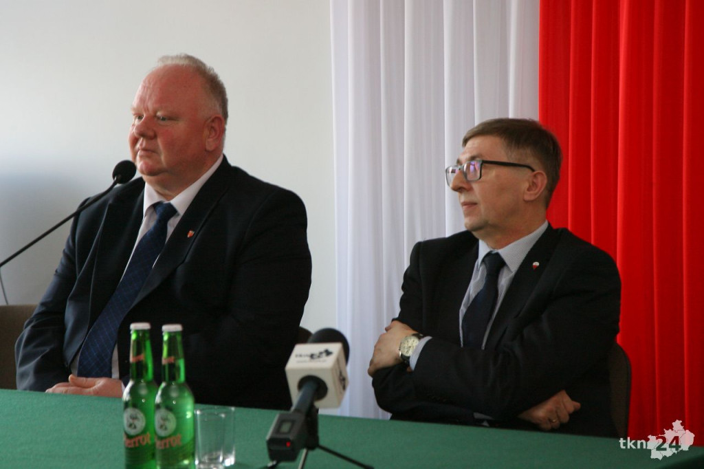 Władze powiatu doceniły najlepszych uczniów [wideo, zdjęcia]