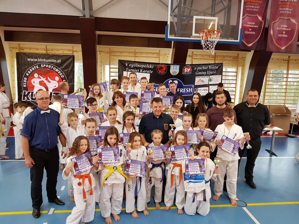 7 medali dla karateków z Niekłania Wielkiego w Ujeździe [zdjęcia]