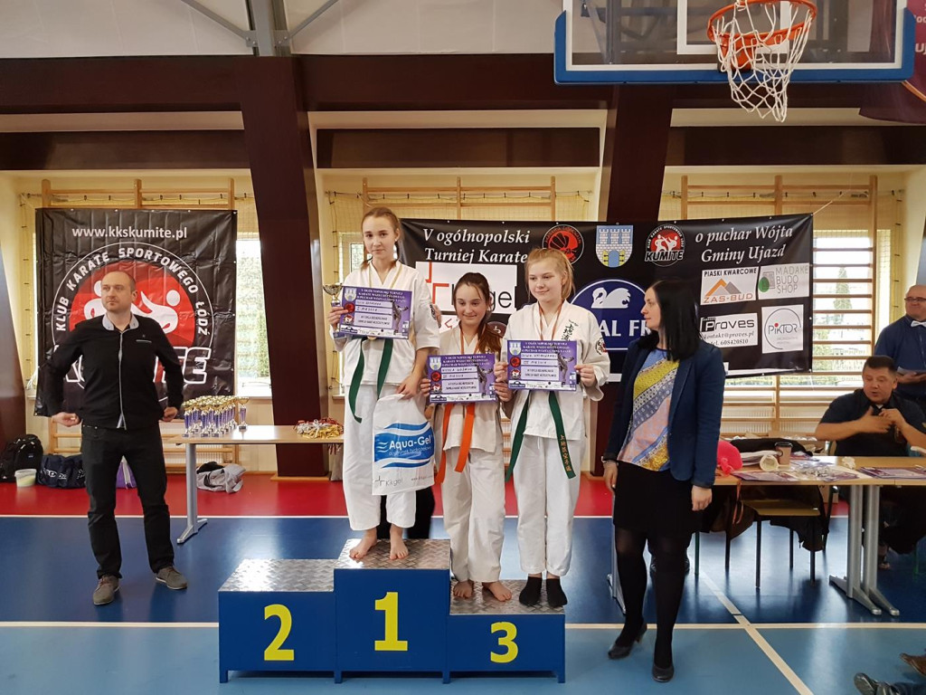 7 medali dla karateków z Niekłania Wielkiego w Ujeździe [zdjęcia]