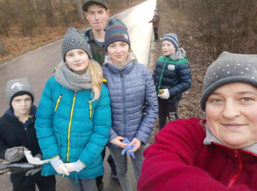 Mieszkańcy sami posprzątali okolicę [zdjęcia]