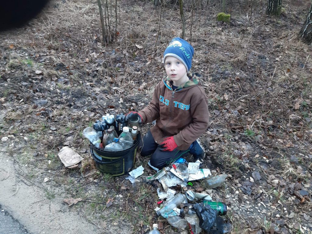 Mieszkańcy sami posprzątali okolicę [zdjęcia]