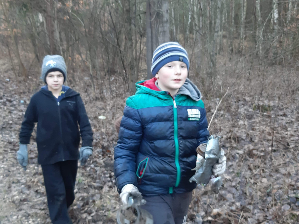Mieszkańcy sami posprzątali okolicę [zdjęcia]