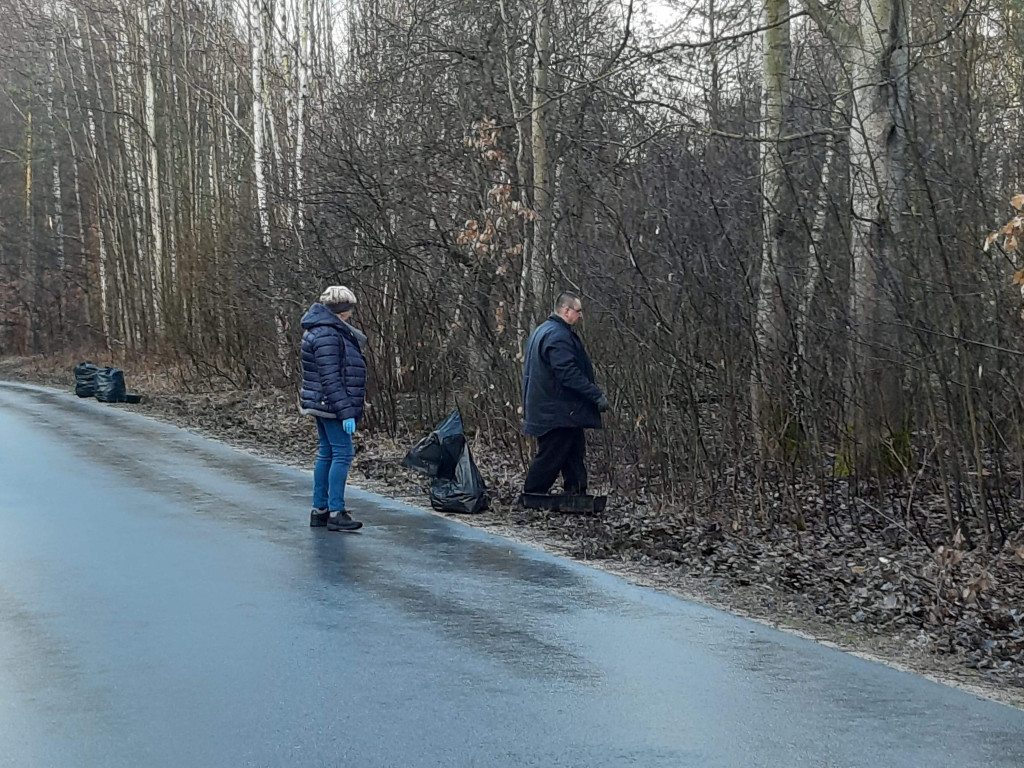 Mieszkańcy sami posprzątali okolicę [zdjęcia]