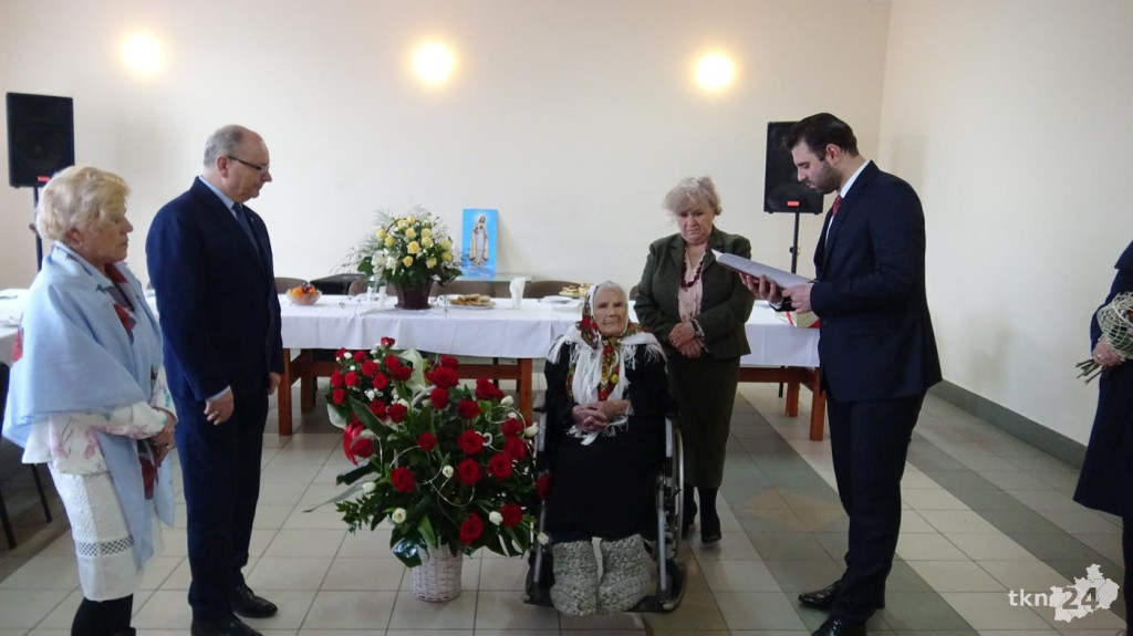 Setne urodziny Józefy Patynowskiej z Brodów w gminie Końskie [wideo, zdjęcia]