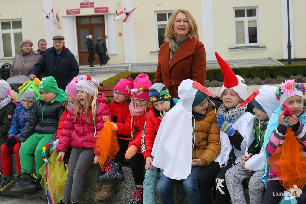 Przedszkolaki w Końskich budziły wiosnę! Zobaczcie wideo i zdjęcia