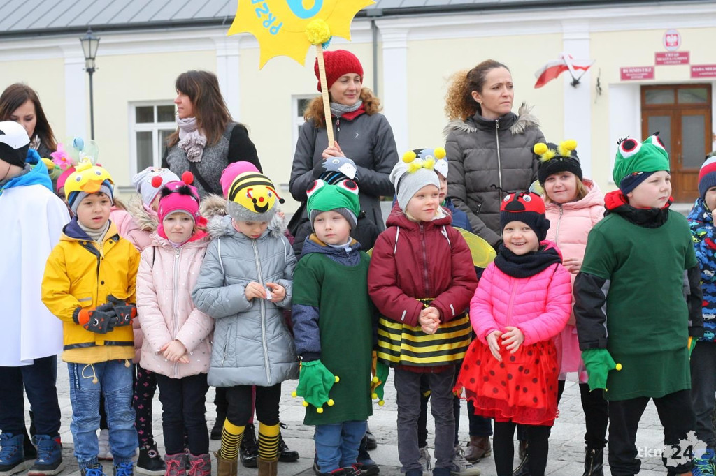 Przedszkolaki w Końskich budziły wiosnę! Zobaczcie wideo i zdjęcia