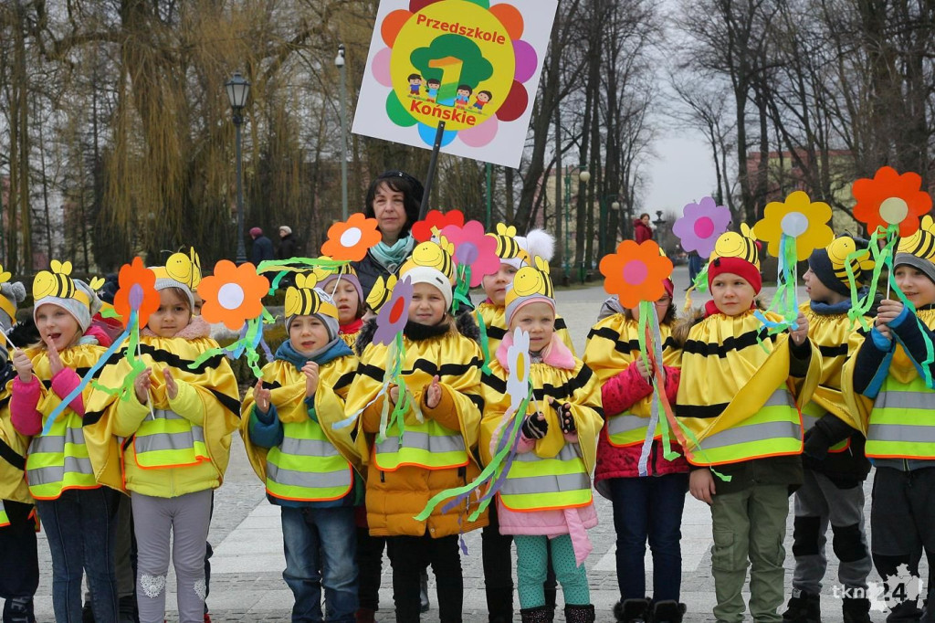 Przedszkolaki w Końskich budziły wiosnę! Zobaczcie wideo i zdjęcia