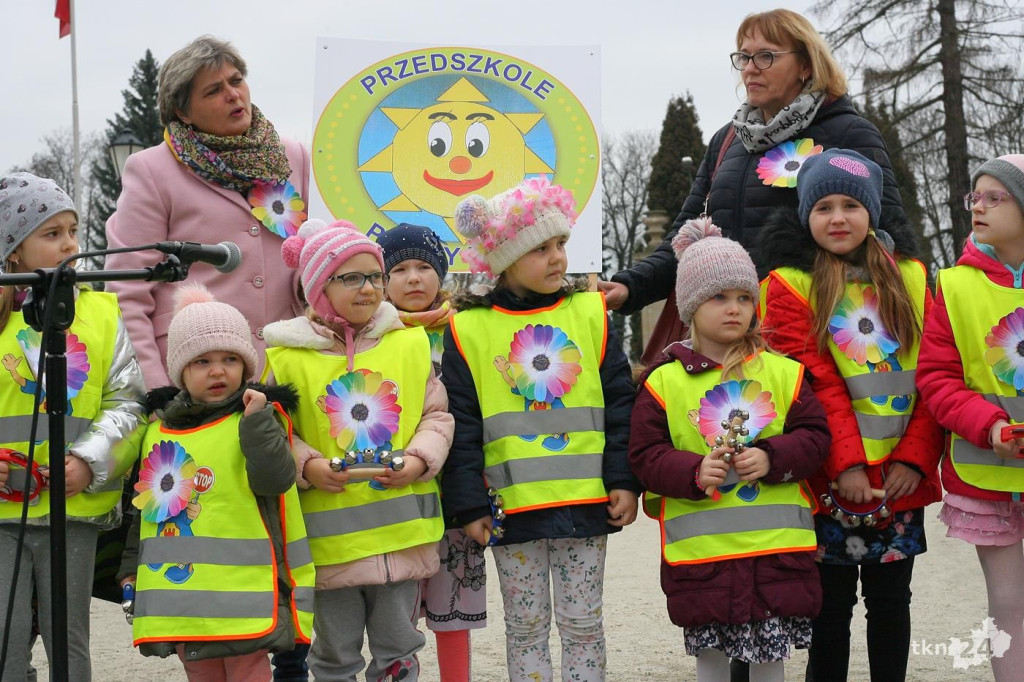 Przedszkolaki w Końskich budziły wiosnę! Zobaczcie wideo i zdjęcia