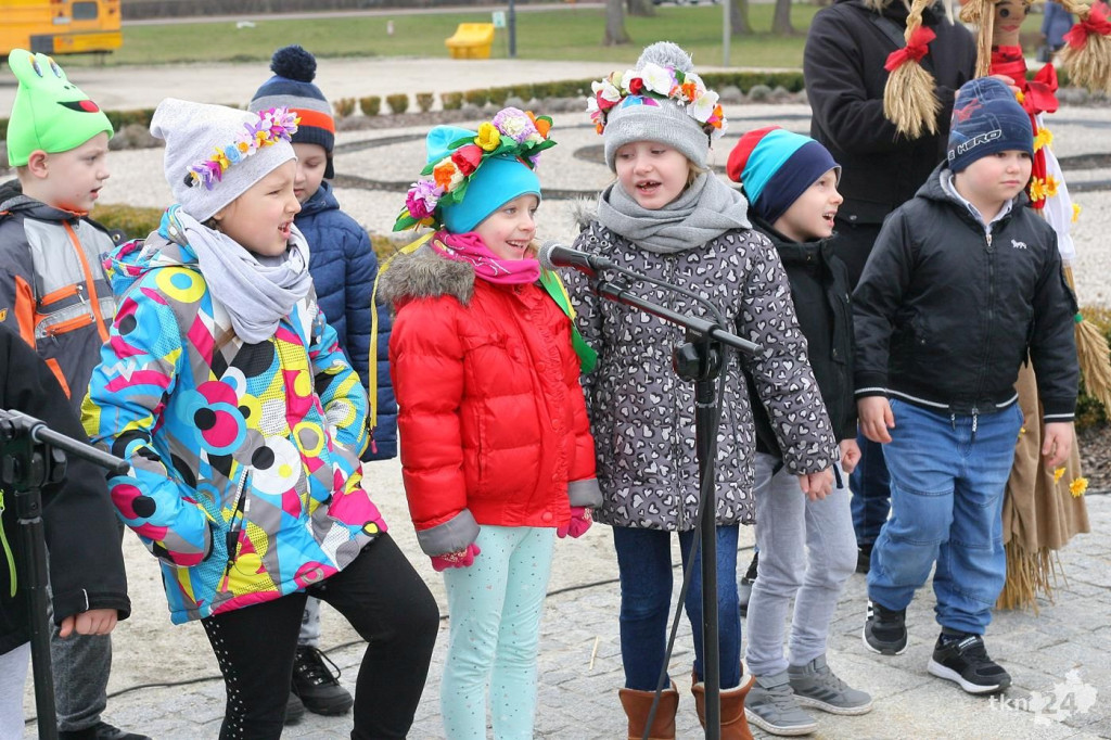Przedszkolaki w Końskich budziły wiosnę! Zobaczcie wideo i zdjęcia