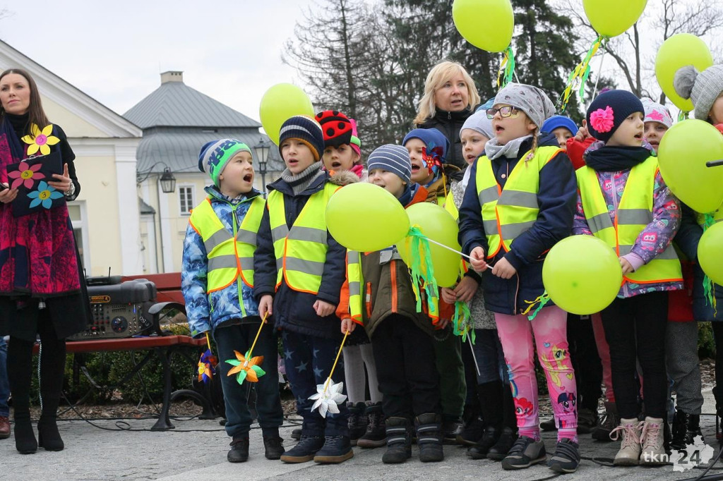 Przedszkolaki w Końskich budziły wiosnę! Zobaczcie wideo i zdjęcia