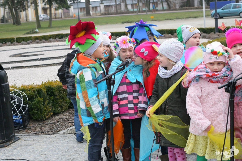 Przedszkolaki w Końskich budziły wiosnę! Zobaczcie wideo i zdjęcia